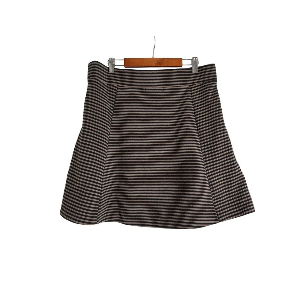Banana Republic Striped A-Line Mini Skirt Black Tan Knit M Preppy Parisian Chic
